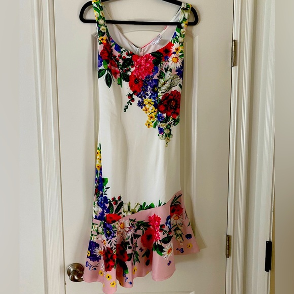 VENUS Dresses & Skirts - 🪸 Floral Dress by Venus